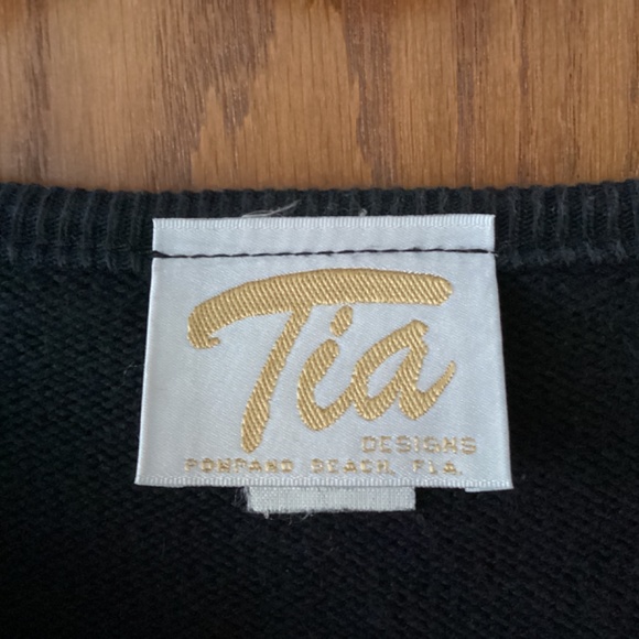 Tia Christmas Cardigan - Picture 4 of 7